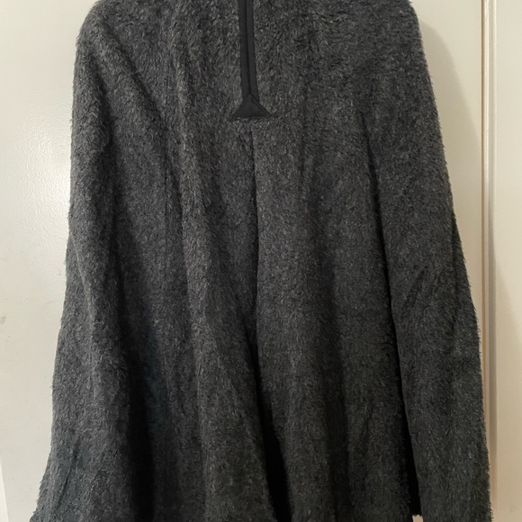 TORY BURCH Women's Charcoal Gray Luisa Wool Blend Cape - Picture 3 of 5